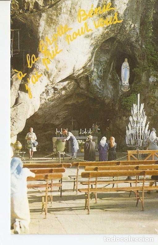 Cartoline: Postal 041722 : Lourdes (Hautes-Pyrenees). La Grotte - Varios