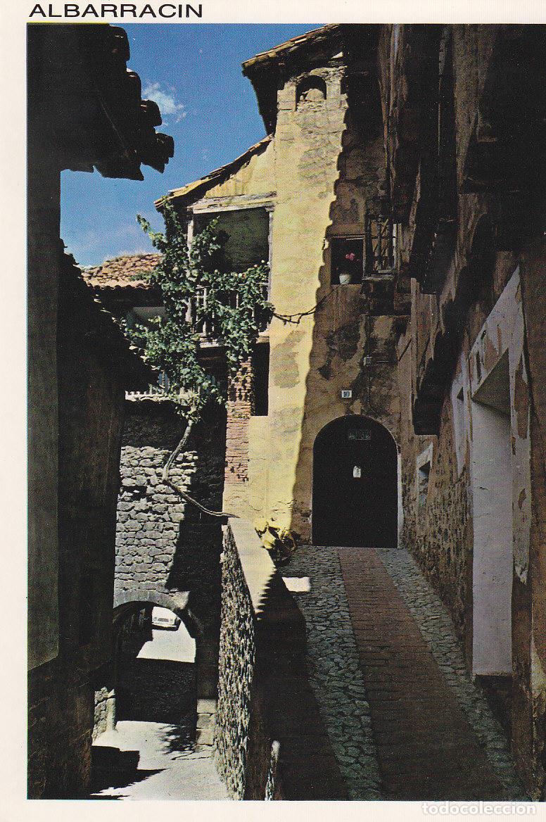Postkarten: Postal 61865 : Albarracin (Teruel). Rincon tipico y Portal de Molina - Varios