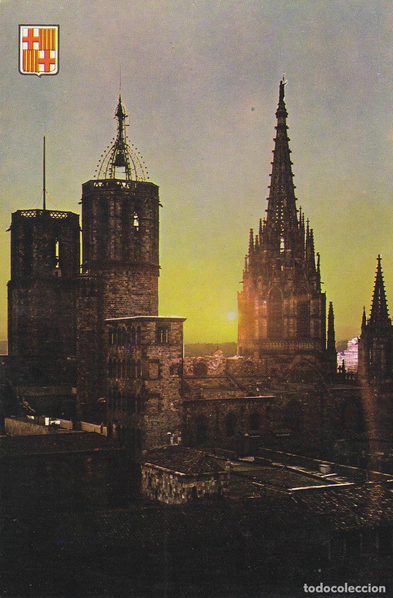 Postcards: Postal 61985 : Barcelona. La Catedral. Puesta de Sol - Varios