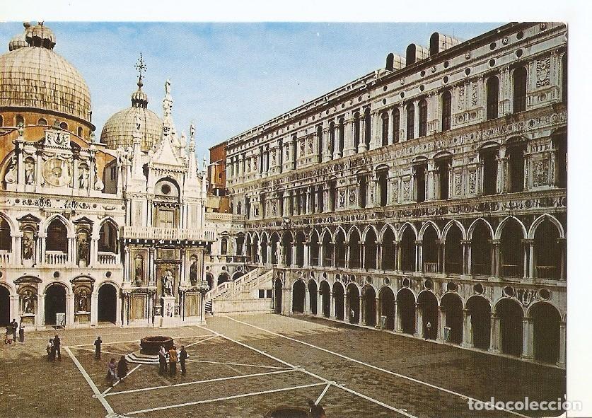 Postcards: Postal 042779 : Venezia. Patio del Palacio Ducal - Varios