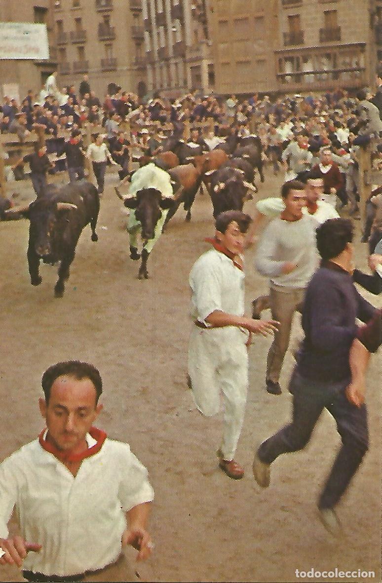 Postcards: Postal 50980: PAMPLONA - Encierro. Salida de la Estafeta - Varios