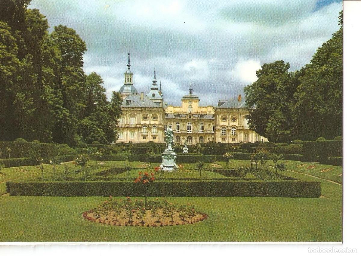 Postcards: Postal 038734 : La Granja de San Ildefonso (Segovia). Palacio desde el parterre de la Fama - Varios