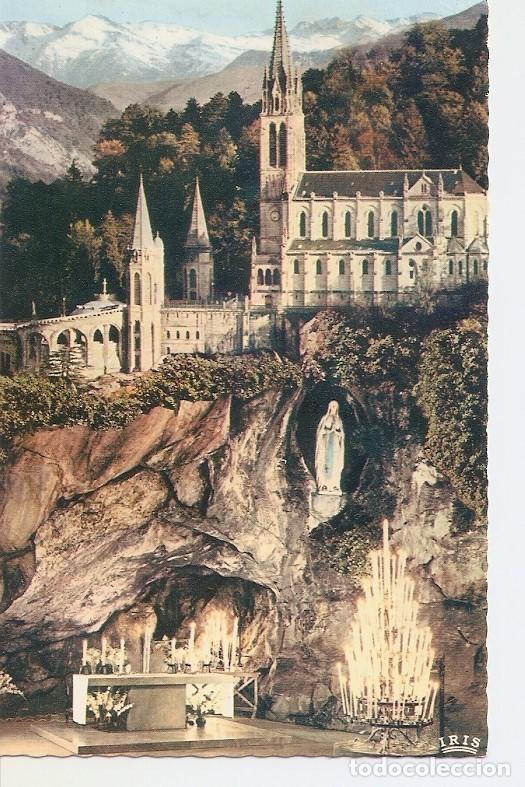 Postkarten: Postal 031940 : Lourdes. The Grotto and the Basilica - Varios