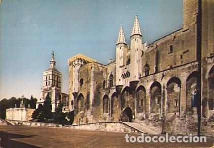 Cartes Postales: POSTAL 57642: Avignon L entree du Palais des Papes et Notre Dame des Doms - Varios