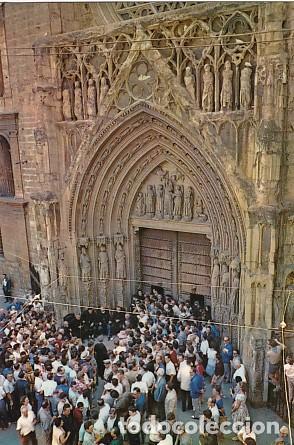 Postkarten: POSTAL 57884: Valencia Catedral puerta de los apostoles con el tipico Tribunal de las aguas - Varios