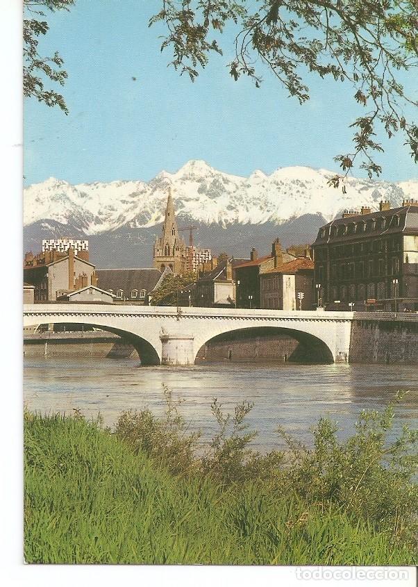 Cartes Postales: Postal 035003 : Grenoble. LEglise St-Andre et la chaine de Belledonne - Varios