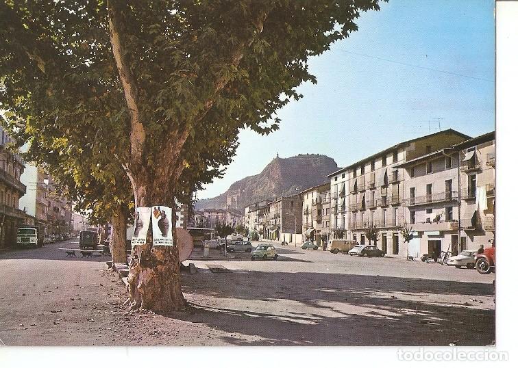 Postcards: Postal 048760 : Graus. Calles Salamero (D. Jose) y Martires al fondo Virgen de la Pe&ntilde;a - Varios