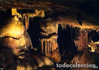 Cartoline: POSTAL 56850: En Quercy Les Grottes de Lacave (Lumiere noire) Les Trois Parques - Varios