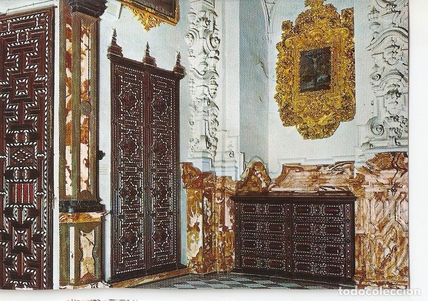 Postais: Postal 032582 : Granada - La Cartuja. Puerta y armarios taracea. Sacristia - Varios