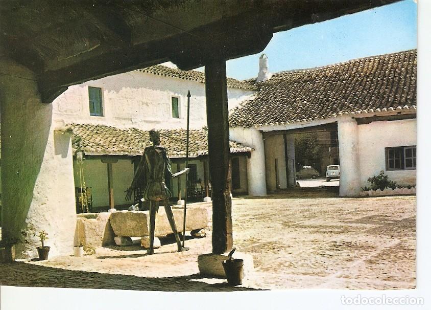 Postales: Postal 025217 : Contraluz en el patio. Puerto Lapice - La Mancha. Venta del Quijote - Varios