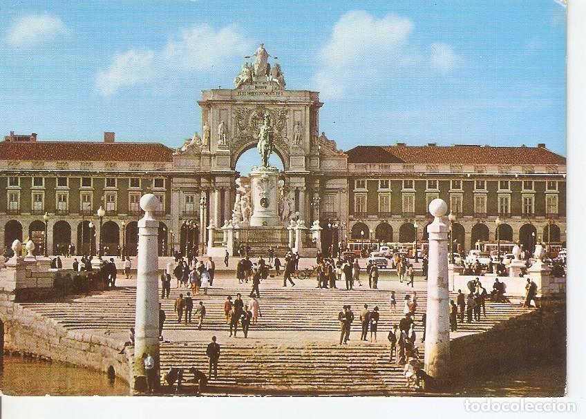 Postcards: Postal 045932 : Lisboa (Portugal). The Commerce Square - Varios