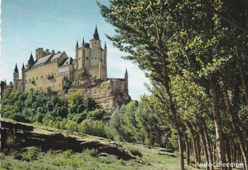 Postkarten: POSTAL B7934: SEGOVIA: EL ALCAZAR. FACHADA ESTE - Varios