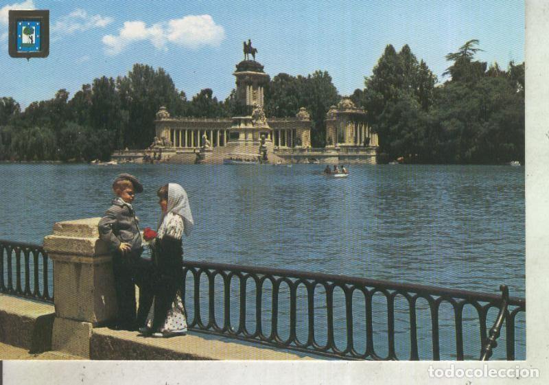 Cartoline: Postal 012406: Estanque del retiro con pareja tipica en Madrid - Varios