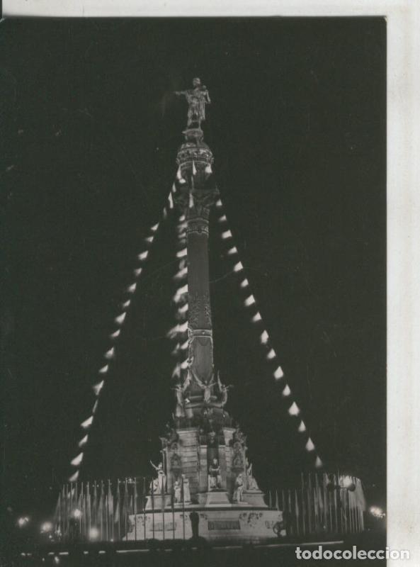 Cartoline: Postal 010479: Vista nocturna Monumento a Colon en Barcelona - Varios