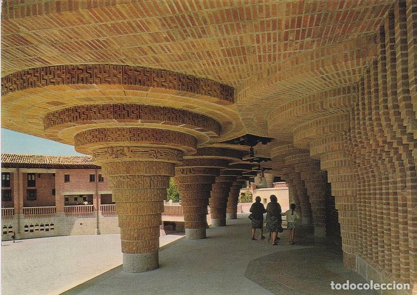 Postkarten: POSTAL B6335: HUESCA: TORRECIUDAD. ATRIO DEL SANTUARIO - Varios