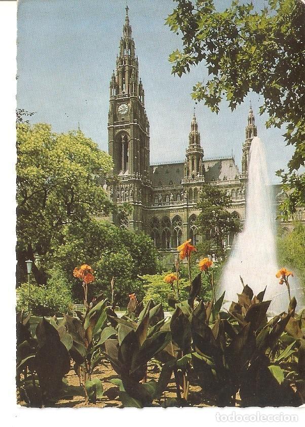 Postkarten: Postal 033582 : Wien - Bathaus mit Springbrunnen - Varios