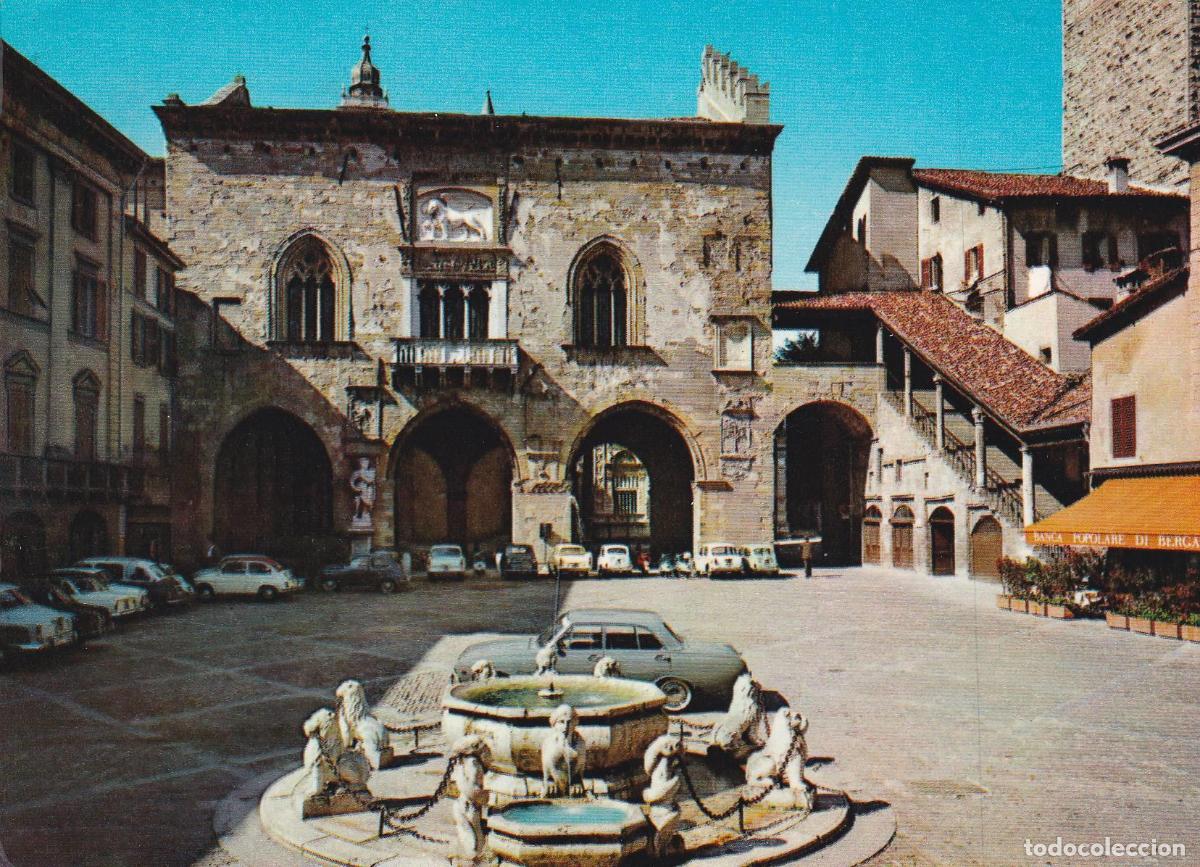 Postkarten: POSTAL B8290: BERGAMO: PLAZA VECCHIA - Varios