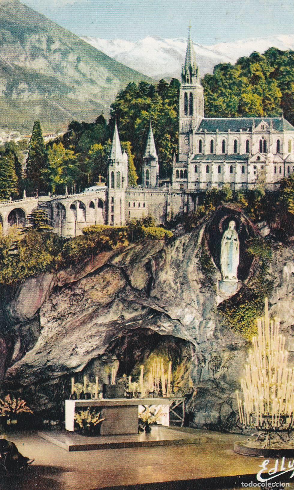 Cartoline: POSTAL B8399: LOURDES: GRUTA Y LA BASILICA - Varios