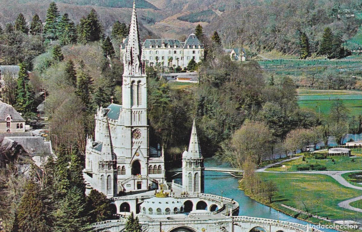 Cartoline: POSTAL B8686: LOURDES: LA BASILICA - Varios