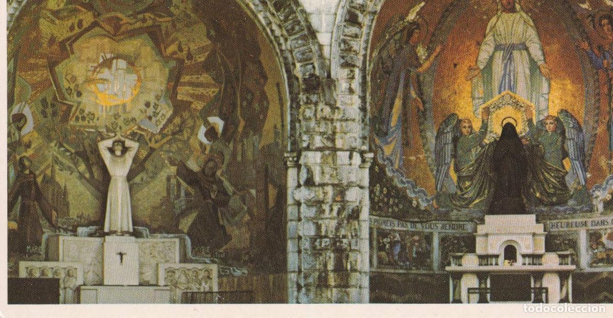 Postcards: POSTAL B8955: LOURDES: LES CHAPELLES - Varios