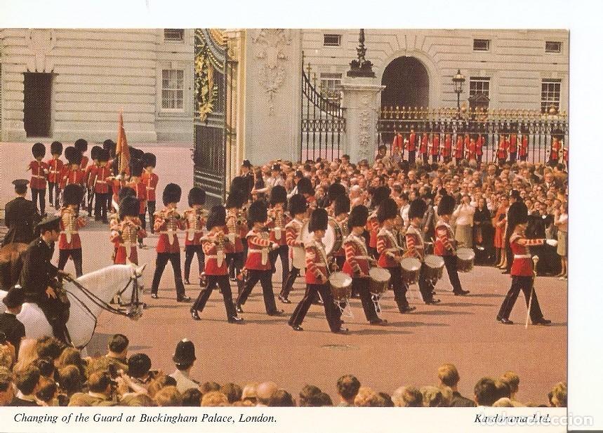 Postkarten: Postal 032711 : Changing of the Guard at Buckingham Palace London - Varios