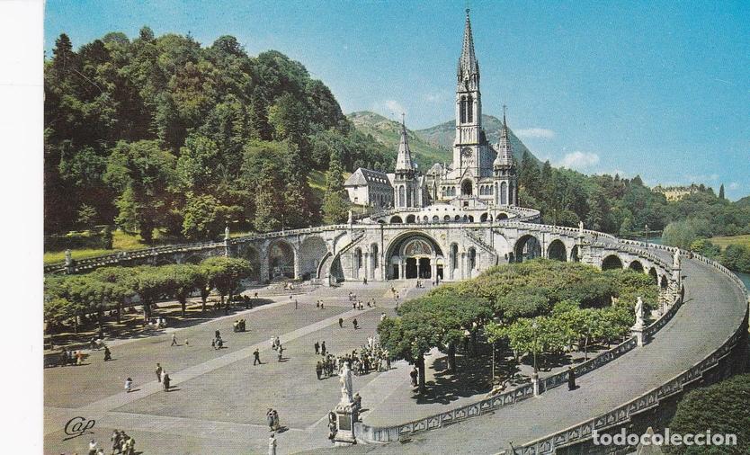Cartoline: POSTAL B6204: LOURDES: LA BASILICA - Varios