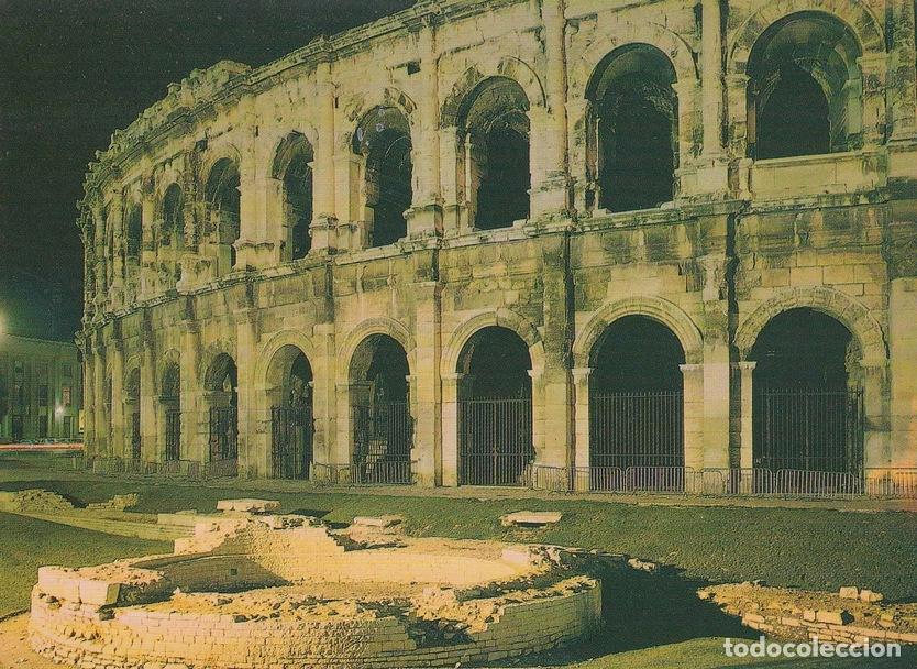 Postkarten: POSTAL B6322: NIMES: LES ARENES DE LA NUIT - Varios