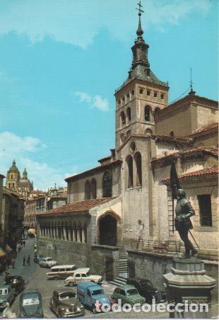 Postales: Postal E02494: Monumento a Juan Bravo e Iglesia S Mart&iacute;n, Segovia - Varios