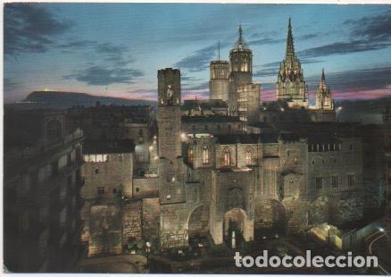 Cartoline: Postal E01605: Pza. Berenguer, de noche, Barcelona - Varios