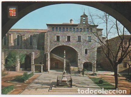 Cartes Postales: Postal E01565: Patio antiguao Hospital de Santa Cruz, y San Pablo, Barcelona - Varios