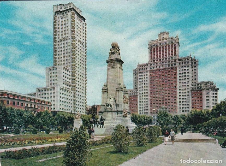 Cartoline: POSTAL B8476: MADRID: MONUMENTO A CERVANTES - Varios