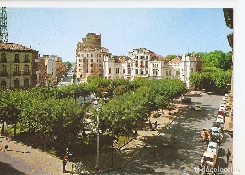 Postales: Postal 032071 : huesca. Plaza de Navarra. Al fondo Circulo Oscense - Varios