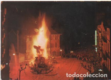 Cartes Postales: Postal E01293: Plaza del Mercado, Crem&aacute; de una Falla,Valencia - Varios