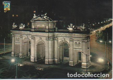 Postkarten: Postal E04023: Vista Nocturna de la Puerta de Alcal&aacute;, Madrid - Varios