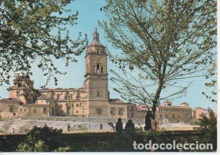 Cartoline: Postal E04065: LACatedral desde la carretera-Guadix, Granada - Varios