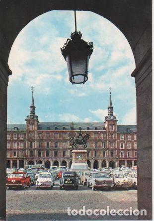 Postcards: Postal E04212: Plaza Mayor, Madrid - Varios