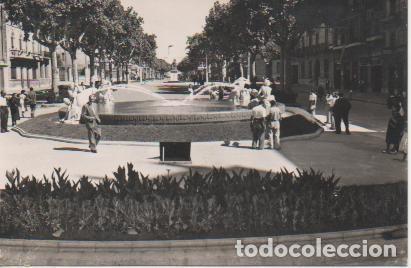 Cartoline: Postal E04289: Postal B/N Fuente Centenaria y Ramblas,Tarragona - Varios
