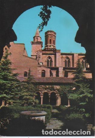 Postales: Postal E04453: Claustros y jardines de la Catedral, Pamplona - Varios