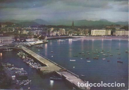 Postkarten: Postal E04387: Vista general nocturna de San Sebasti&aacute;n - Varios