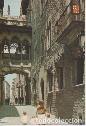 Cartes Postales: Postal E04942: Calle del Obispo.Barrio G&oacute;tico, Barcelona - Varios