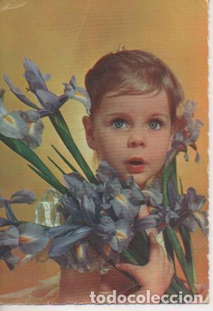 Postais: Postal E05620: Postal troquelada. Ni&ntilde;a con ramo de Iris - Varios