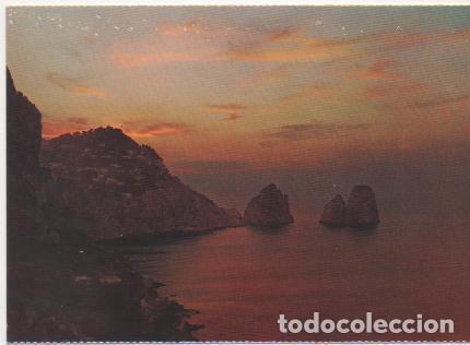 Postkarten: Postal E02044: Vista nocturna de los Faraglione, Capri, Italia - Varios