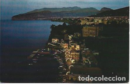 Postales: POSTAL L03758: Vista nocturna de Sorrento, Italia