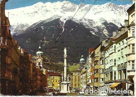 Postkarten: POSTAL L03894: Innsbruck , calle y Alpes