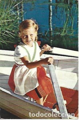 Postcards: POSTAL L04552: Ni&ntilde;a en barca. Finlandia - NULL
