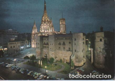 Postkarten: Postal E04332: Vista nocturna de la Catedral y Murallas Romanas, Barcelona - Varios