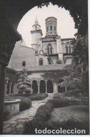 Postcards: Postal E04436: Postal B/N Claustro y Jardines de la Catedral, Tudela - Varios