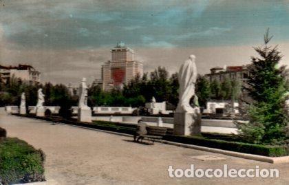 Postcards: POSTAL PV01193: Jardines de Sabatini en Madrid - NULL