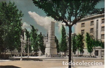 Cartes Postales: POSTAL PV02553: Plaza y Monumento a los Caidos en Badalona