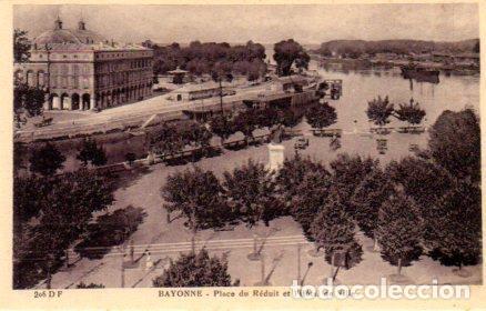 Postkarten: POSTAL PV03763: Bayonne, Place du Reduit et l'Hotel de Ville - NULL
